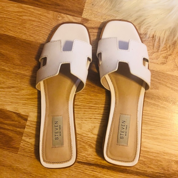 Steve Madden Shoes - Steve Madden Hermès style sandal
